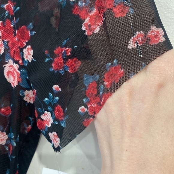 Nwt Rosette Sheer Floral Top - Picture 4 of 10
